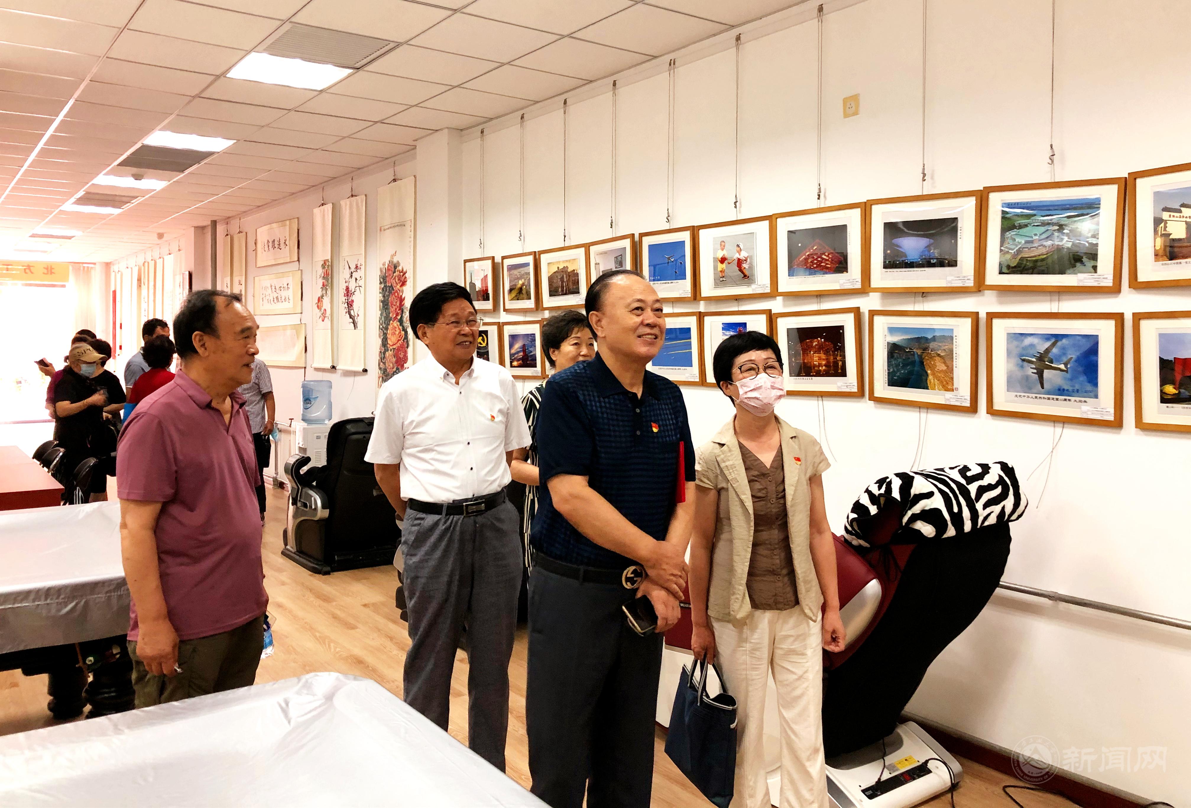 观展1.JPG