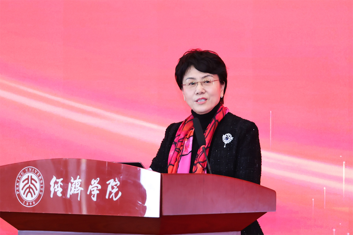 编辑后： 图3 孙祁祥发表开幕致辞.jpg